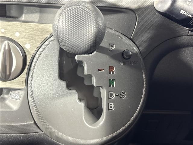 Toyota SIENTA 2015 8268293-9