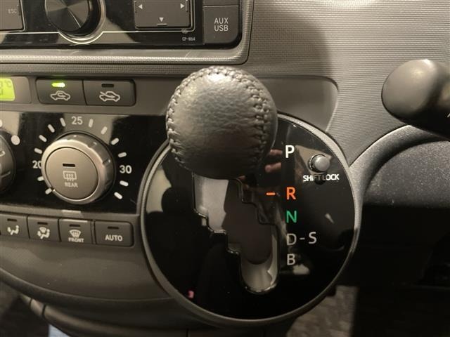 Toyota SIENTA 2015 8268325-11