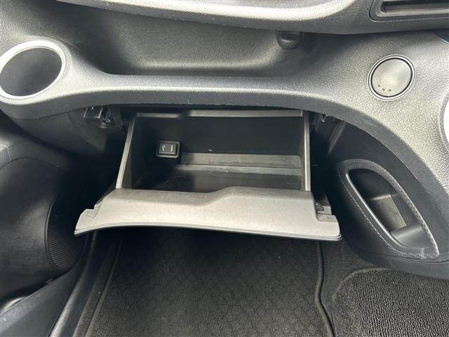 Toyota SIENTA 2017 8268334-1