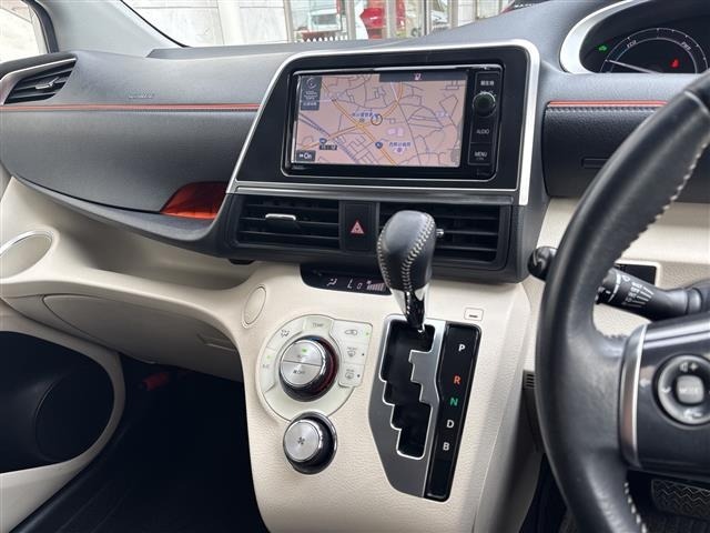 Toyota SIENTA 2016 8268361-1