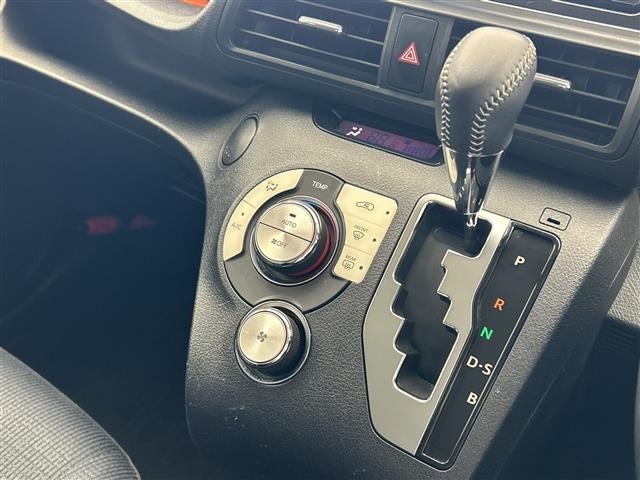 Toyota SIENTA 2017 8268365-8