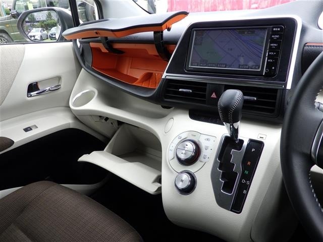 Toyota SIENTA 2016 8268375-5