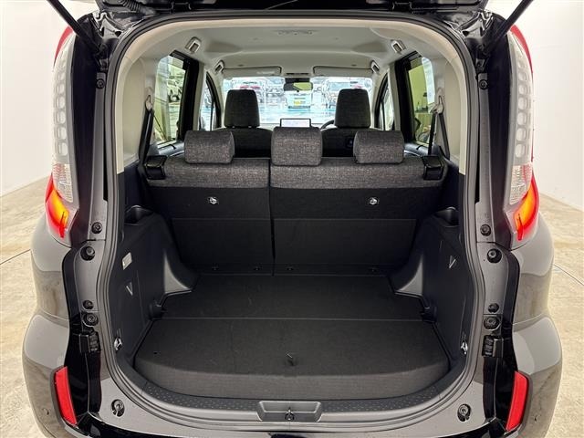 Toyota SIENTA 2023 8268394-9