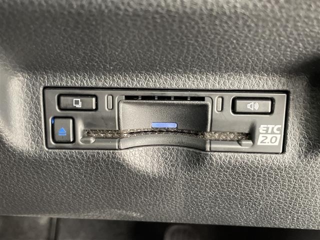Toyota SIENTA 2022 8268400-17