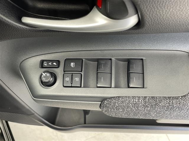 Toyota SIENTA 2022 8268400-6