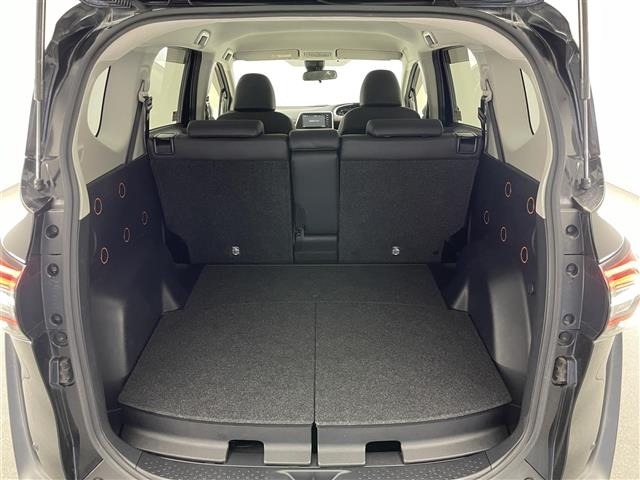 Toyota SIENTA 2022 8268401-6