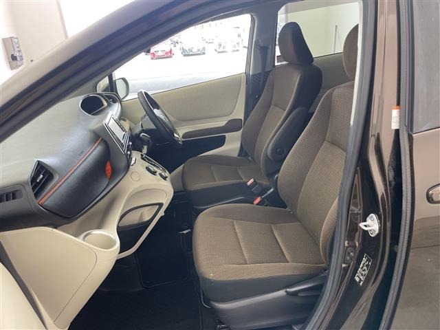 Toyota SIENTA 2017 8268405-8