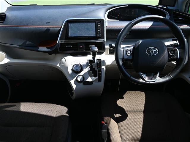 Toyota SIENTA 2017 8268408-15