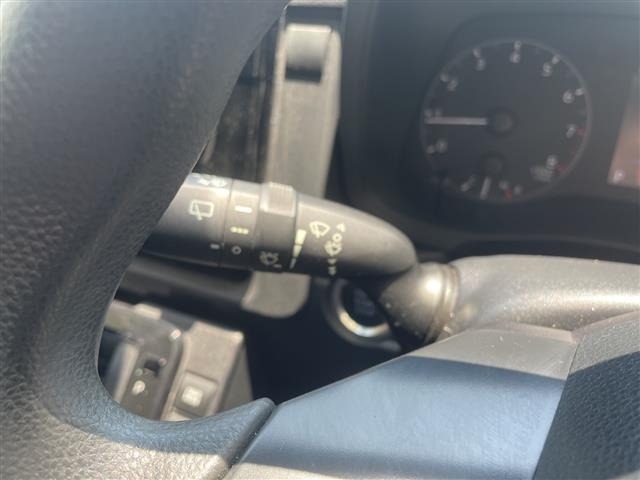 Toyota SIENTA 2023 8268409-6