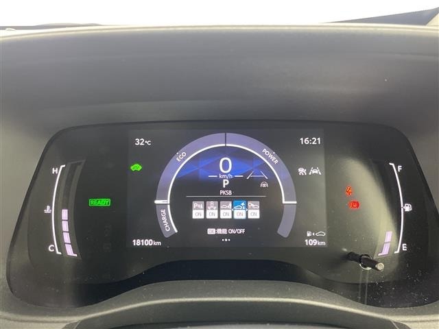 Toyota SIENTA 2024 8268421-8