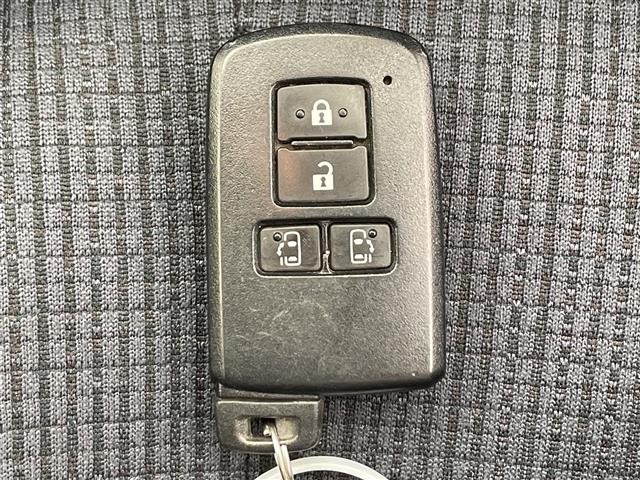 Toyota SIENTA 2015 8268466-11