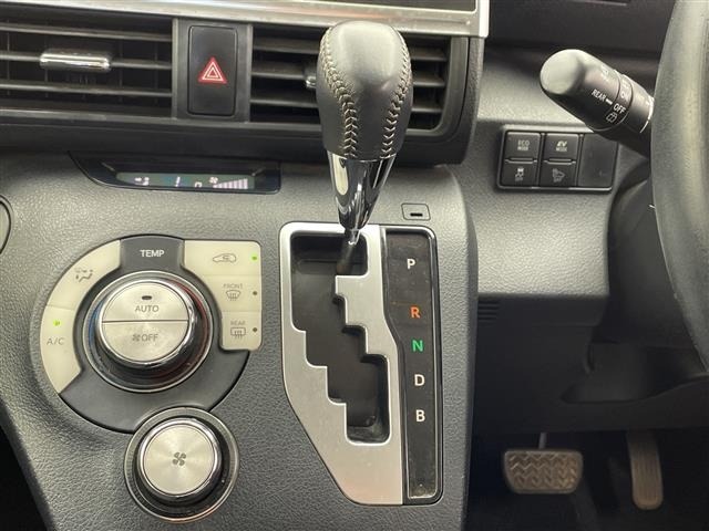 Toyota SIENTA 2015 8268466-13