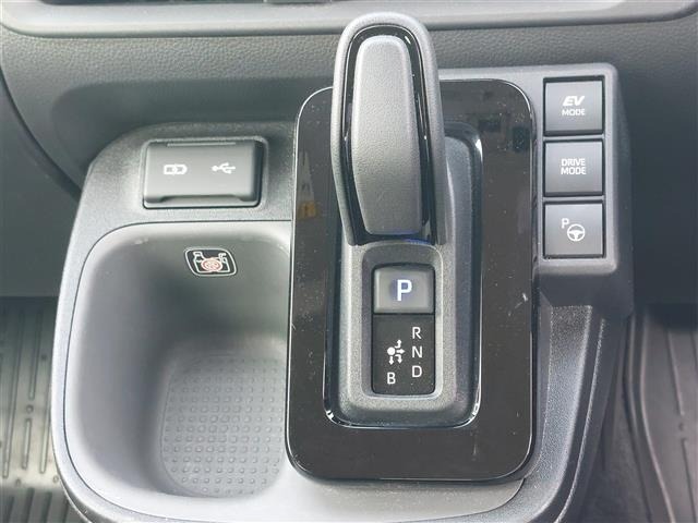 Toyota SIENTA 2023 8268511-11