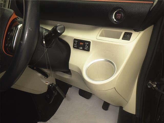 Toyota SIENTA 2015 8268529-8