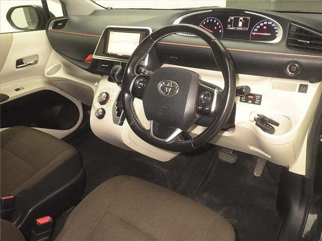 Toyota SIENTA 2015 8268538-3