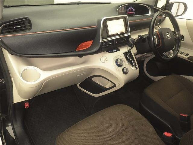 Toyota SIENTA 2015 8268538-4