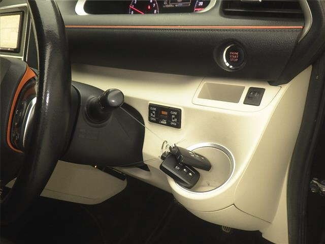 Toyota SIENTA 2015 8268538-8