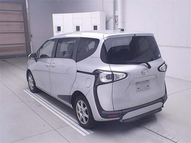 Toyota SIENTA 2015 8268545-1