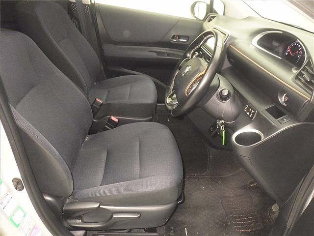 Toyota SIENTA 2015 8268545-5