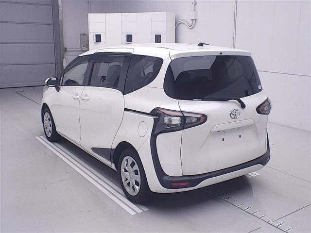 Toyota SIENTA 2017 8268551-1