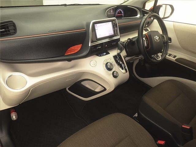 Toyota SIENTA 2015 8268554-4
