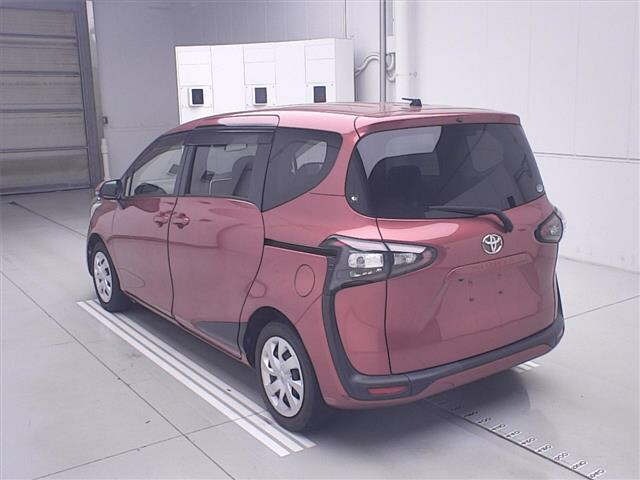 Toyota SIENTA 2016 8268561-1