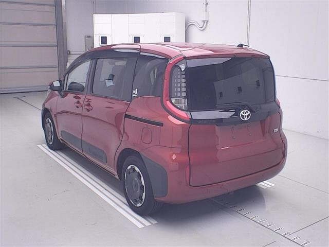 Toyota SIENTA 2023 8268567-1
