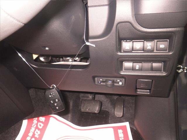 Toyota SIENTA 2025 8268569-8
