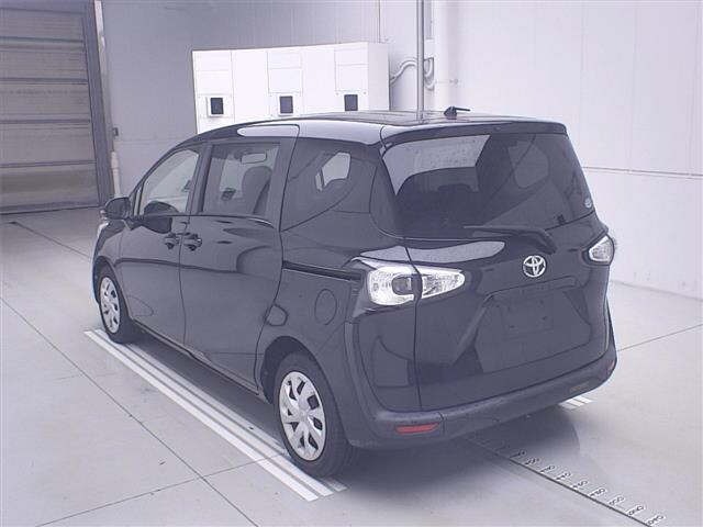 Toyota SIENTA 2018 8268570-1