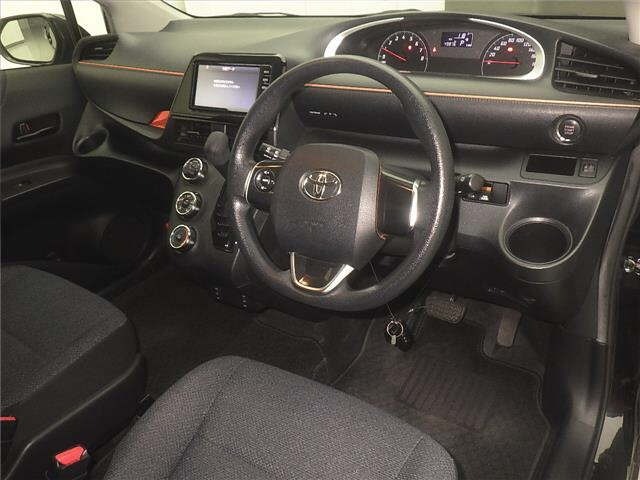 Toyota SIENTA 2018 8268570-3