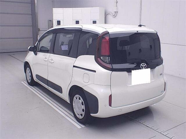 Toyota SIENTA 2024 8268571-1