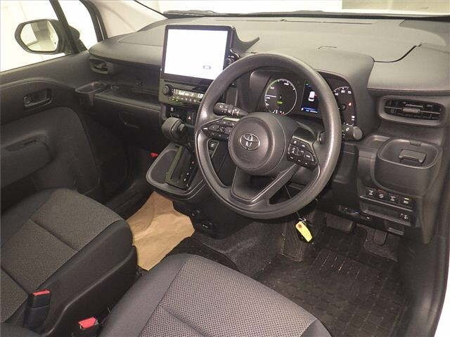 Toyota SIENTA 2024 8268571-3
