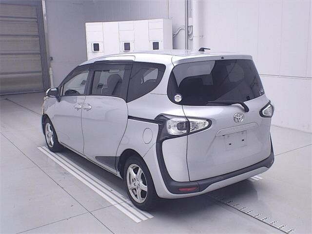 Toyota SIENTA 2016 8268572-1