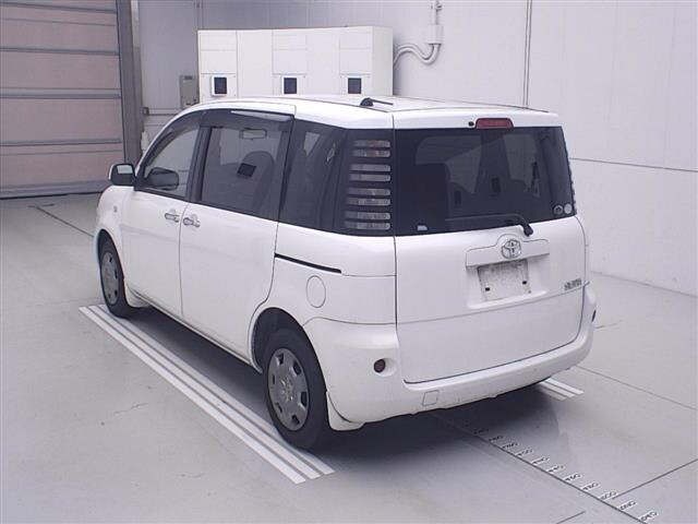 Toyota SIENTA 2005 8268584-1