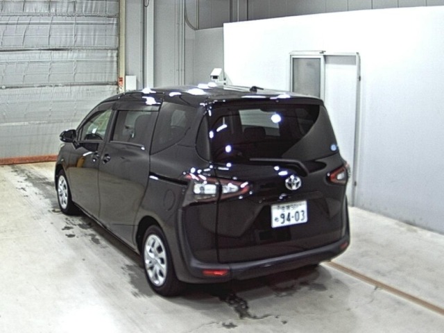 Toyota SIENTA 2015 8268586-1