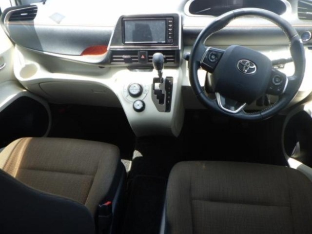 Toyota SIENTA 2017 8268587-3