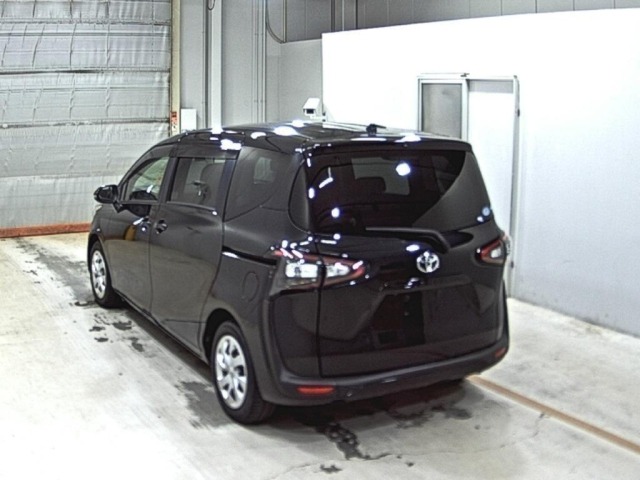Toyota SIENTA 2016 8268589-1