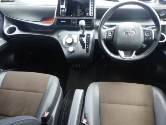 Toyota SIENTA 2020 8268590-3