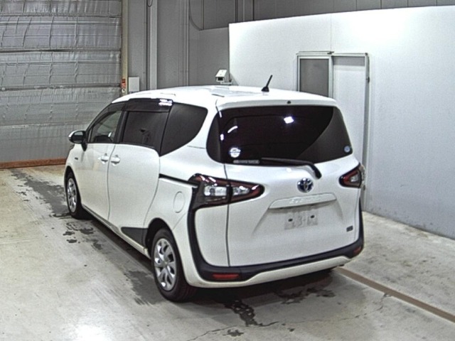 Toyota SIENTA 2016 8268592-1