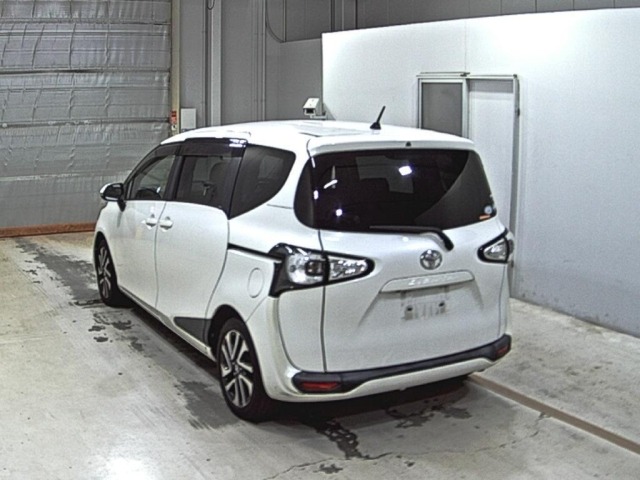 Toyota SIENTA 2015 8268593-1