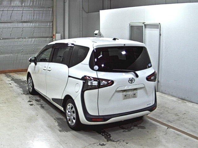 Toyota SIENTA 2016 8268594-1