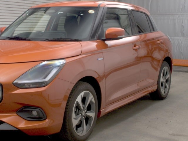 Suzuki SWIFT 2024 8268494-4