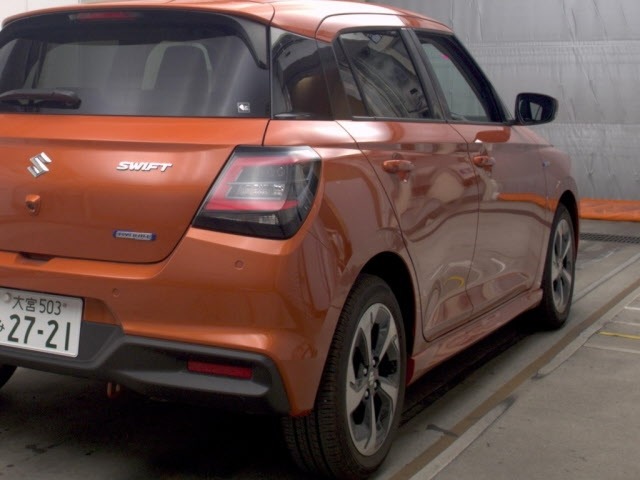 Suzuki SWIFT 2024 8268494-5