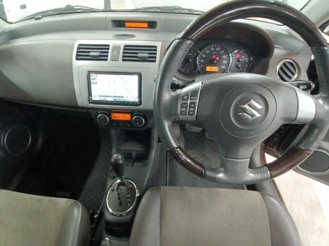 Suzuki SWIFT 2009 8268506-11