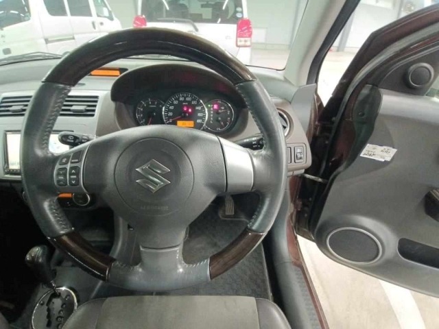 Suzuki SWIFT 2009 8268506-9