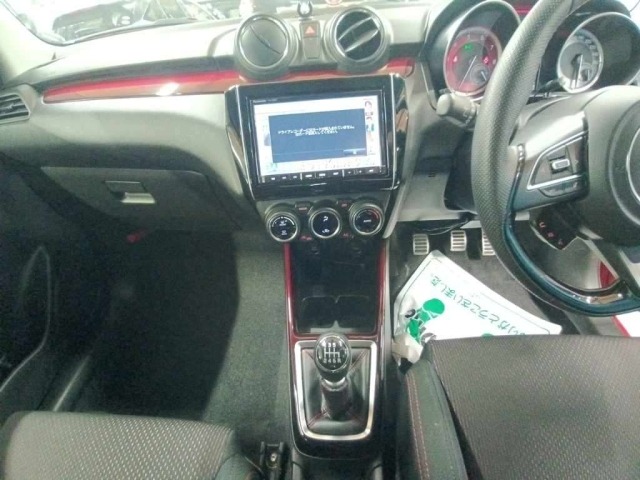 Suzuki SWIFT 2024 8268507-11