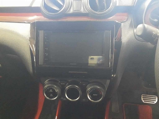 Suzuki SWIFT 2023 8268521-12