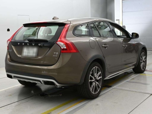 Volvo V60 2015 8271677-1