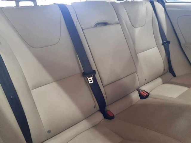 Volvo V60 2015 8271677-11