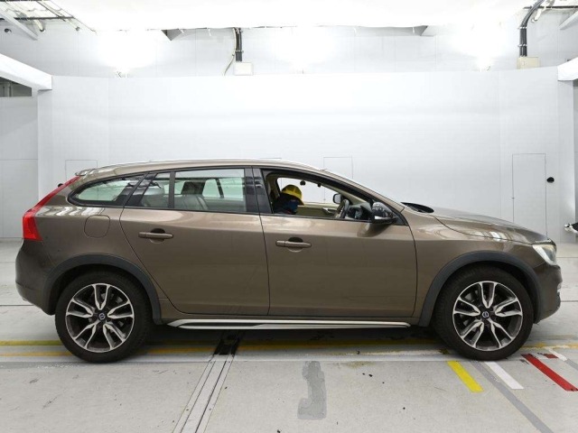 Volvo V60 2015 8271677-3